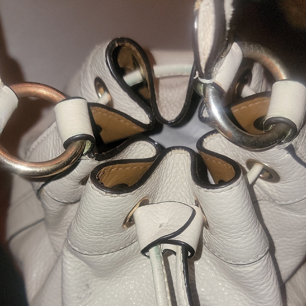 Coach White and Black Shoulder Bag with Modern Design - Picture 8 of 10